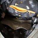 Torebka hobo na ramię z alcantary i pelikanową podszewką