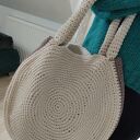 Okrągła torba na ramię na szydełku Whole Wool