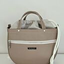 Crosserka taupe z koniakiem i bezowym kominem