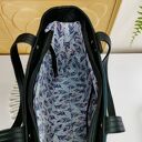Pojemna shopperka w kwiaty z kosmetyczką i dopinanym portfelikiem