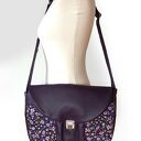 Torebka na ramię Nuta z Ponidzia w kolorze śliwka (A4)