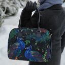 Kuferek na ramię w kwiaty - nowoczesna elegancja na co dzień