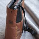 mała brązowo-czarna torebka na ramię