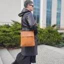 Listonoszka z klapką Ada kolor rudy