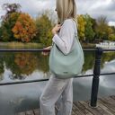 Torba typu hobo w kolorze miętowym skóra naturalna