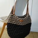 Ręcznie robiona torba Boho Wave Bag na ramię - czarno-beżowa