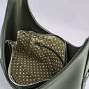 Oliwkowa torba hobo ze skóry naturalnej na ramię