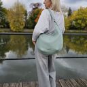 Torba typu hobo w kolorze miętowym skóra naturalna
