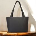 Skórzana torebka na ramię, czekoladowa