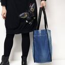 Duża torba na ramię z upcyklingu jeansu JEANS 73 od Majunto