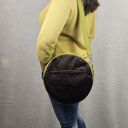 Okrągła torba MONSTERA - limonka i czekolada, skóra naturalna (na ramię / crossbody)