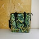 Pojemna torebka shopper na ramię z kosmetyczką i dopinanym portfelikiem