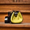 Mała limonkowa skórzana torebka na lato.Torebeczka na ukos. LadyBuQ Art