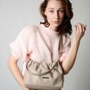 Beżowa torebka typu Cloud Midi na ramię i crossbody ze skóry naturalnej
