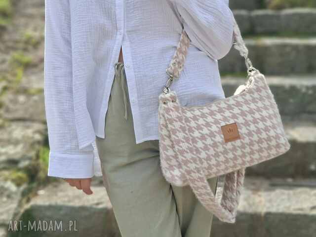 Torebka z puchatej tkaniny w pepitkę Różowa