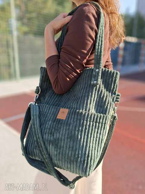 Sztruksowa torebka z kieszeniami Zielona