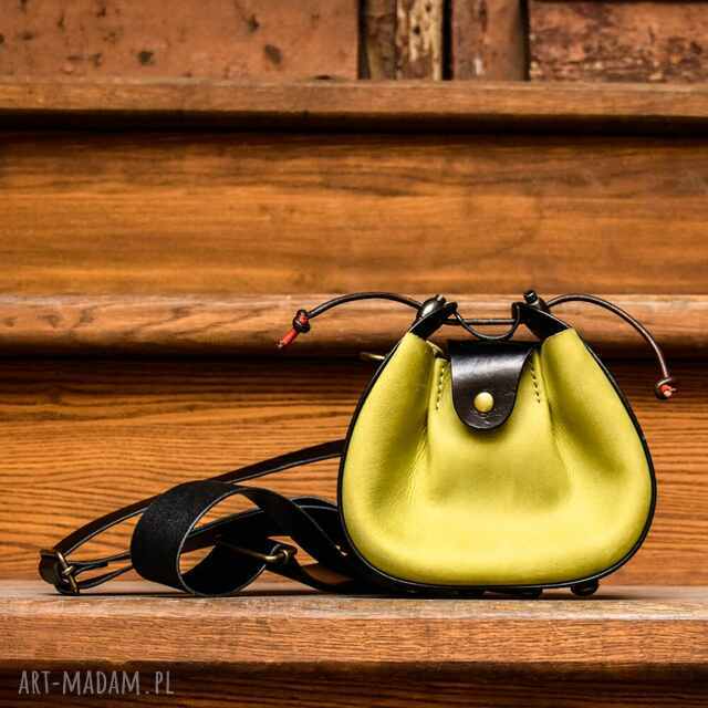 Mała limonkowa skórzana torebka na lato.Torebeczka na ukos. LadyBuQ Art