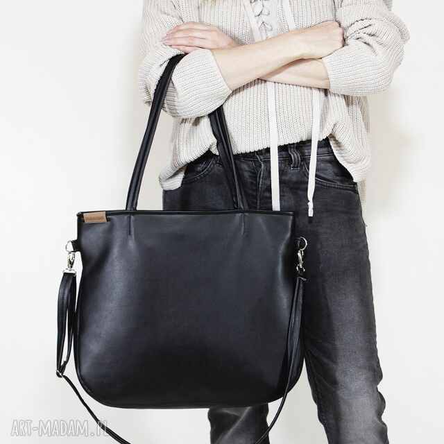 Pacco bag - torba na ramię z długim regulowanym, odpinanym paskiem, przez ramię