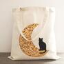 Ręcznie malowana z kotem na księżycu. Wykonana jest z bardzo grubej, wysokiej jakości bawełny (220g/m2) torba bawełniana