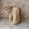 Torebka typu shopper bag, pojemna, nietuzinkowa, w zależności od potrzeby z możliwością zmiany jej kształtu. Mieści format A4. Polski produkt szyte