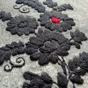 🌸 Torba na zakupy czarna melanżowa z haftem czarnych kwiatów czerwone serce