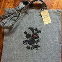 🌸 Torba na zakupy czarna melanżowa z haftem czarnych kwiatów czerwone