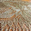 Bieżnik na drutach w kolorze starego złota