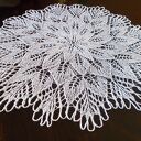 Biały obrus na drutach 85 cm - koronka z efektem 3D