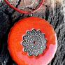ceramiczny pomarańczowy naszyjnik wisior mandala vintage biżuteria artystyczna jesienna moda artmadam