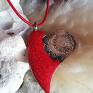 ceramiczny czerwony naszyjnik wisiorek serce vintage w pudełeczku prezentowym biżuteria