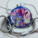 Naszyjnik z suszonymi kwiatami