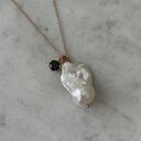 naszyjnik z różowego złota barokową