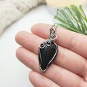 Złocisty naszyjnik z obsydianem - wire wrapping na stali chirurgicznej
