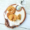 Naszyjnik z wiewiórką z zimowego lasu