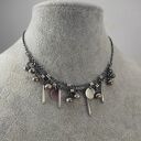 Delikatny naszyjnik z zawieszkami