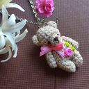 Miś Róża wisiorek komplet ze stalowym łańcuszkiem 50 cm