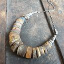  Naszyjnik ze srebra i surowego bursztynu