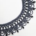 Elegancka kolia z czarnymi elementami