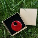 Czerwony ceramiczny wisior handmade