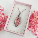 Naszyjnik Rodonit stal chirurgiczna wisiorek handmade wirewrapping