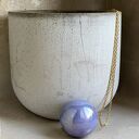 Naszyjnik Sfera z ceramiczną kulą i pozłacanym łańcuszkiem