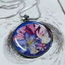 Naszyjnik z suszonymi kwiatami