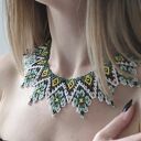 Naszyjnik krywulka „Wiosna” z koralików - choker w odcieniach zieleni