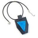 Skórzany naszyjnik damski z zawieszką z niebieskim agatem