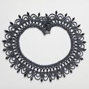 Elegancka kolia z czarnymi elementami