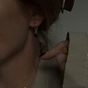 złoty naszyjnik z onyksem