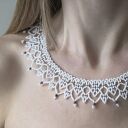 Biała koronka - ręcznie robiony choker z koralików szklanych Preciosa