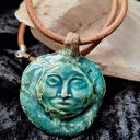 Ceramiczny naszyjnik amulet Twarz Księżyca - intuicja i spokój na rzemieniu