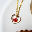 Jesienny naszyjnik serce z liściem klonu