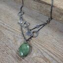 Delikatny wisiorek z opalu